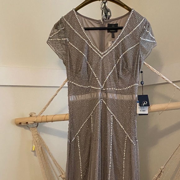 Adriana Papell beaded evening gown in platinum grey - formal dress New With Tags - Picture 1 of 8